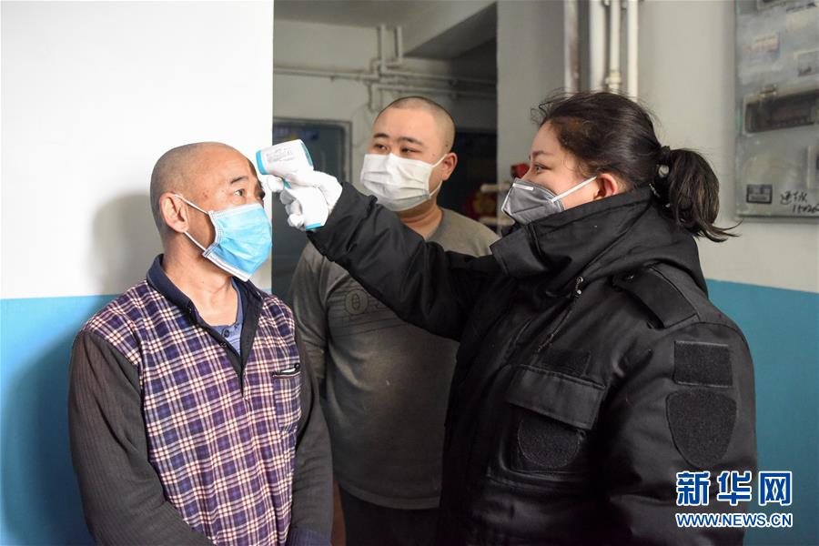 （聚焦疫情防控&middot;圖文互動）（4）&ldquo;我們多跑跑，居民更安全&rdquo;&mdash;&mdash;直擊新疆基層社區(qū)疫情防控