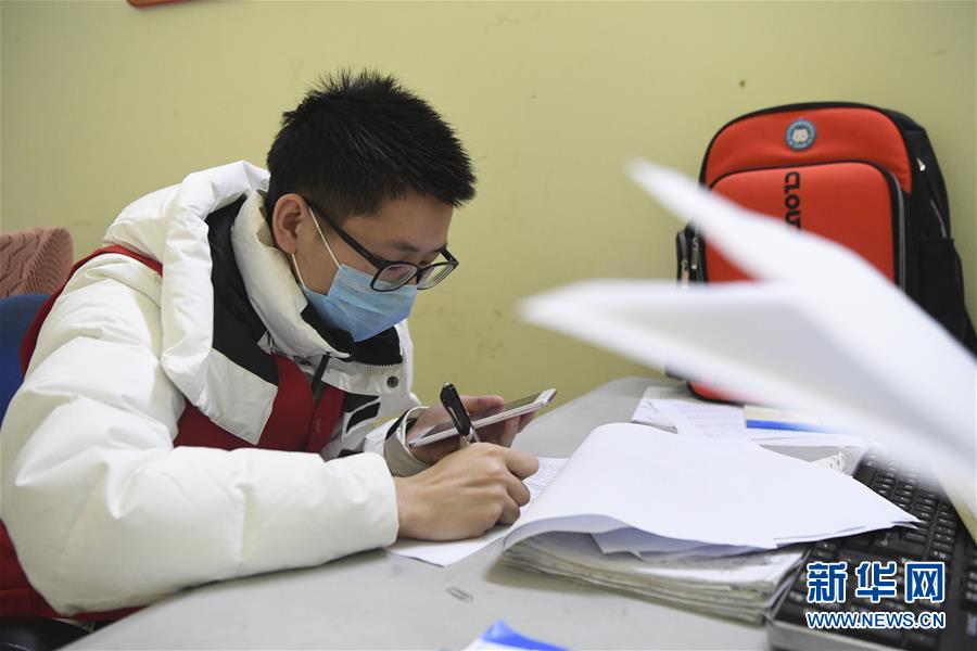 （聚焦疫情防控&middot;圖文互動）（6）&ldquo;排查越嚴密，群眾越安心&rdquo;&mdash;&mdash;重慶日均組織40多萬人有序排查疫情