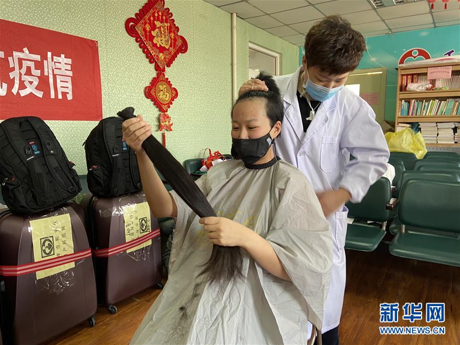 （聚焦疫情防控&middot;圖文互動(dòng)）（1）沖鋒向前，我們義無(wú)反顧&mdash;&mdash;&ldquo;戰(zhàn)疫&rdquo;一線醫(yī)護(hù)人員群像