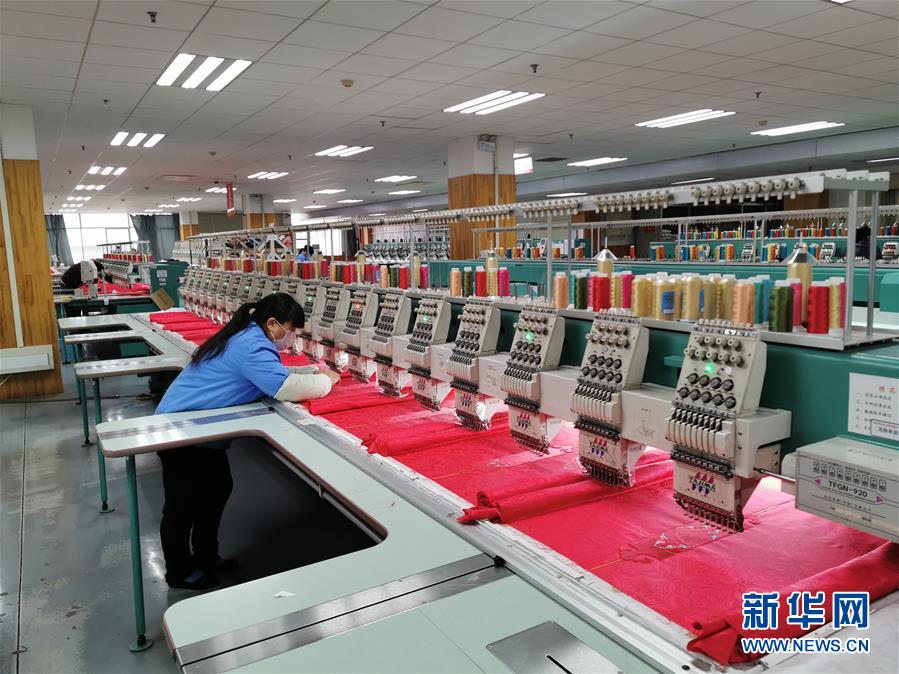 (來(lái)自經(jīng)濟(jì)前沿的故事·企業(yè)復(fù)工復(fù)產(chǎn)·圖文互動(dòng))(6)“開(kāi)門(mén)紅包”變“消毒迎門(mén)”——長(zhǎng)沙高新區(qū)一家企業(yè)復(fù)工的“拼勁”