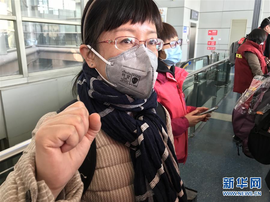 （熱點(diǎn)鮮報(bào)&middot;圖文互動）（2）三代人的約定：父母送我援湖北，我給孩子樹榜樣