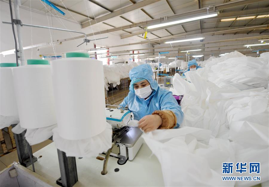 （聚焦疫情防控&middot;圖文互動）（6）我們能多產(chǎn)一件，前方就少一份風(fēng)險&mdash;&mdash;醫(yī)用防護服&ldquo;河北制造&rdquo;緊急&ldquo;起飛&rdquo;記