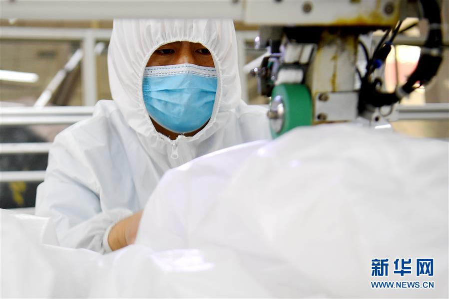 （聚焦疫情防控&middot;圖文互動）（7）我們能多產(chǎn)一件，前方就少一份風(fēng)險&mdash;&mdash;醫(yī)用防護服&ldquo;河北制造&rdquo;緊急&ldquo;起飛&rdquo;記