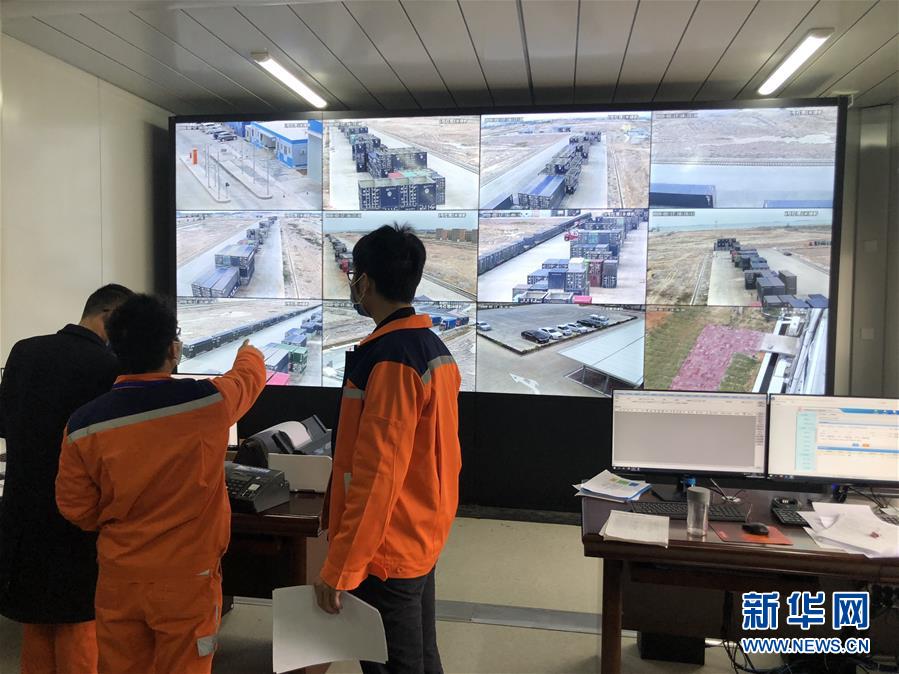 （圖文互動）（2）抓好防疫保暢，還管司機吃飯&mdash;&mdash;廣西欽州保稅港區(qū)服務(wù)企業(yè)復(fù)工見聞