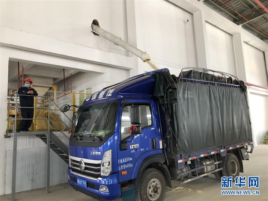 （圖文互動）（5）抓好防疫保暢，還管司機吃飯&mdash;&mdash;廣西欽州保稅港區(qū)服務(wù)企業(yè)復(fù)工見聞