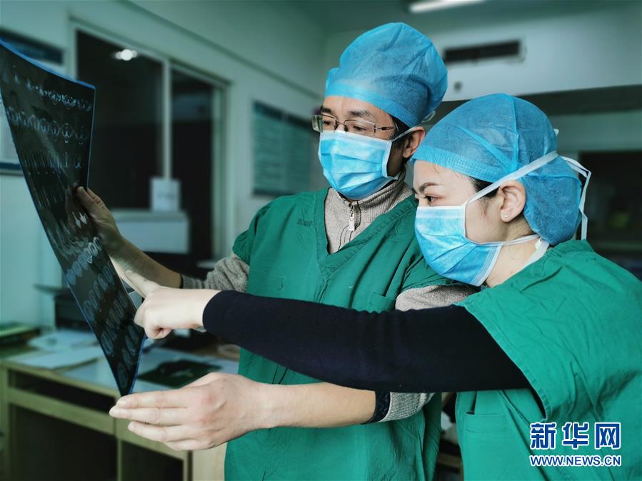 (抗疫一線群英譜·圖文互動(dòng))(2)“老兵”崔勇