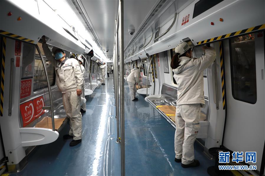 （圖文互動(dòng)）（3）吃粉擼串，商圈&ldquo;打卡&rdquo;，動(dòng)車出廠&mdash;&mdash;湖南&ldquo;標(biāo)簽&rdquo;復(fù)蘇記