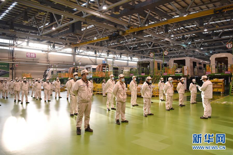 （圖文互動(dòng)）（7）吃粉擼串，商圈&ldquo;打卡&rdquo;，動(dòng)車出廠&mdash;&mdash;湖南&ldquo;標(biāo)簽&rdquo;復(fù)蘇記