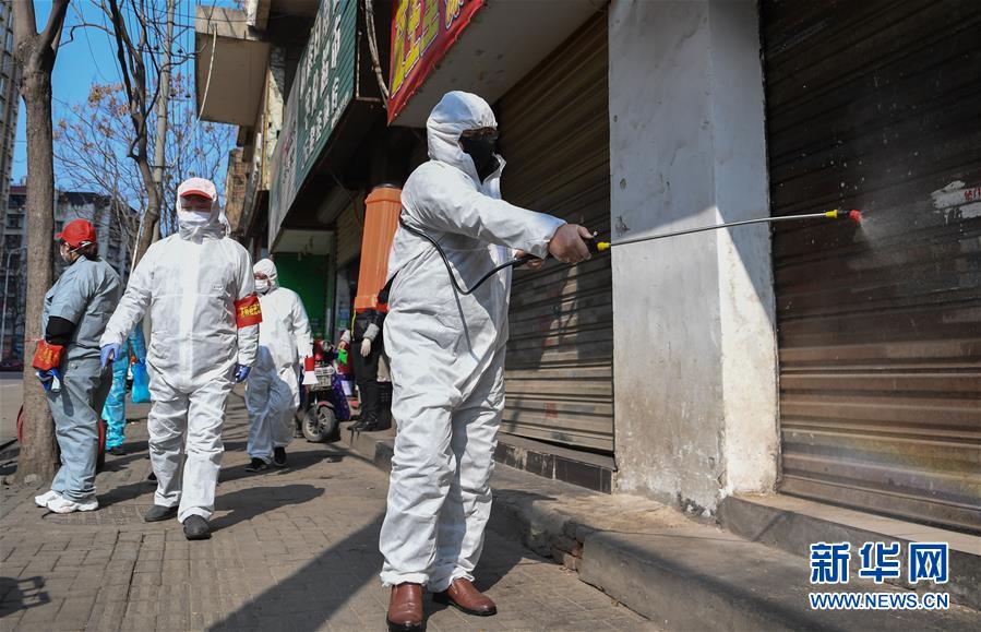 (新華全媒頭條·圖文互動(dòng))(5)磨難壓不垮 奮起正當(dāng)時(shí)——習(xí)近平總書記在統(tǒng)籌推進(jìn)新冠肺炎疫情防控和經(jīng)濟(jì)社會(huì)發(fā)展工作部署會(huì)議上的重要講話振奮人心凝聚力量