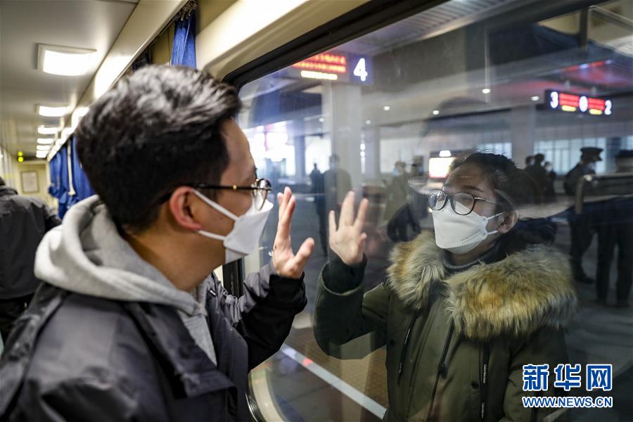 （聚焦疫情防控&middot;對口支援19省份在奮戰(zhàn)&middot;圖文互動）（5）&ldquo;當我們摘下口罩，看到彼此勝利的微笑&rdquo;&mdash;&mdash;重慶對口支援孝感市抗擊疫情紀實