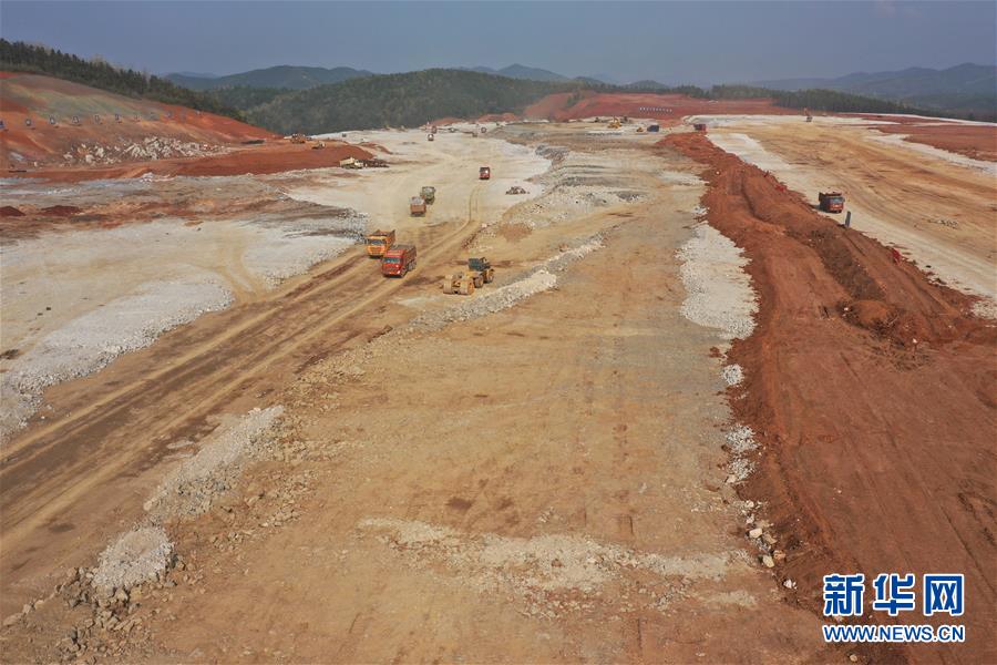 （圖文互動）（1）防疫復(fù)工齊抓 力促早日通航&mdash;&mdash;湖南郴州北湖機(jī)場建設(shè)復(fù)工側(cè)記