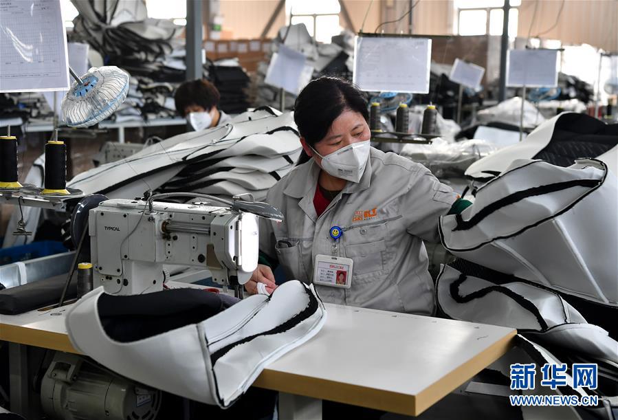 （圖文互動）（5）&ldquo;春天到了，熟悉的生活正在慢慢回來&rdquo;&mdash;&mdash;陜西多地復(fù)產(chǎn)復(fù)工一線見聞