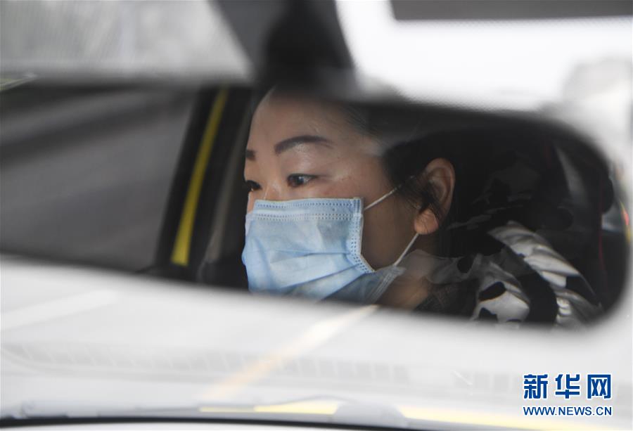 （聚焦疫情防控&middot;圖文互動）（1）&ldquo;讓醫(yī)務(wù)人員無后顧之憂！&rdquo;&mdash;&mdash;重慶志愿者&ldquo;守護(hù)&rdquo;千余名一線醫(yī)護(hù)人員家屬見聞