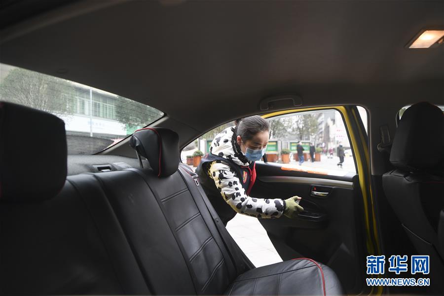 （聚焦疫情防控&middot;圖文互動）（3）&ldquo;讓醫(yī)務(wù)人員無后顧之憂！&rdquo;&mdash;&mdash;重慶志愿者&ldquo;守護(hù)&rdquo;千余名一線醫(yī)護(hù)人員家屬見聞