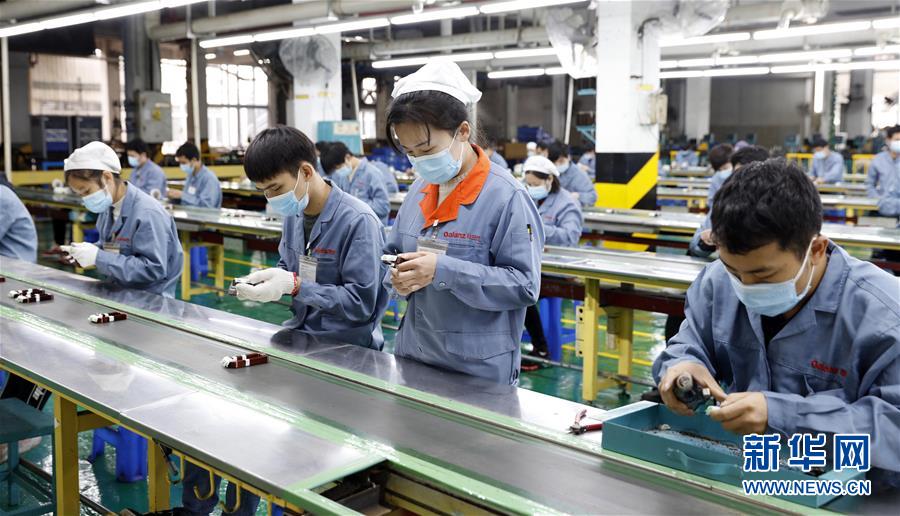 (抓好經(jīng)濟(jì)發(fā)展 應(yīng)對(duì)復(fù)雜局面·圖文互動(dòng))(4)在“家電之都”順德看“中國(guó)制造”抗壓前行