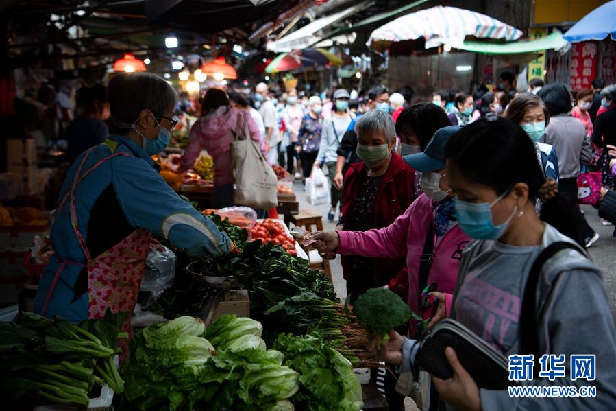 (XHDW·圖文互動)(5)澳門疫情防控工作初見成效 經(jīng)濟(jì)社會秩序逐漸恢復(fù)