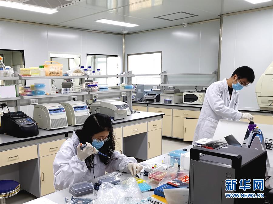 （在習(xí)近平新時代中國特色社會主義思想指引下&mdash;&mdash;新時代新作為新篇章&middot;習(xí)近平總書記關(guān)切事&middot;圖文互動）（5）高擎利劍驅(qū)疫魔&mdash;&mdash;科研攻關(guān)助力湖北戰(zhàn)&ldquo;疫&rdquo;記