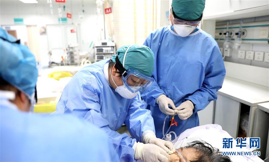 (一線抗疫群英譜·圖文互動(dòng))(3)當(dāng)好首都抗疫“守門人”——解放軍總醫(yī)院第一醫(yī)學(xué)中心急診科抗疫記事