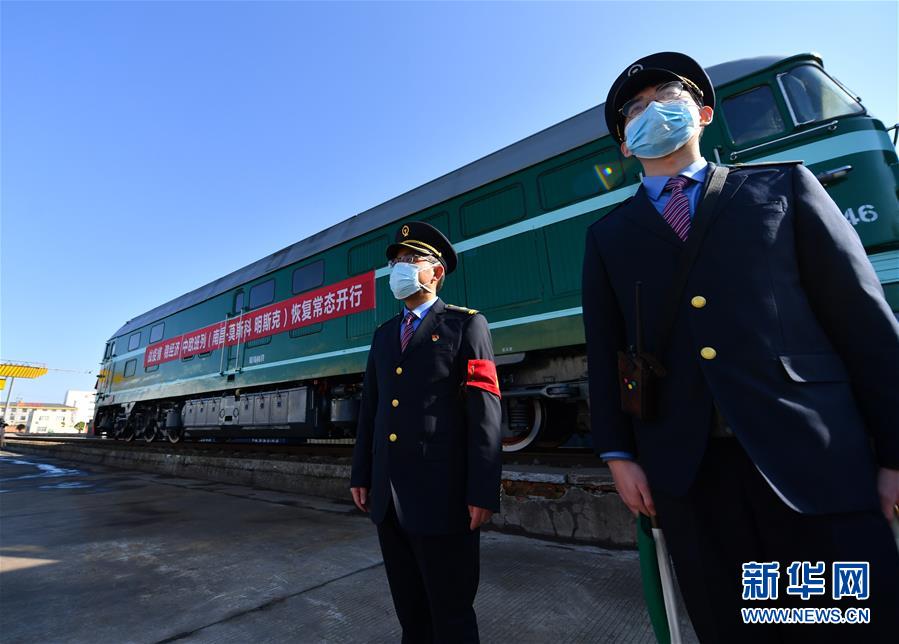 (抓好經(jīng)濟(jì)發(fā)展 應(yīng)對復(fù)雜局面·圖文互動)(3)“我們的訂單正回流”——江西外貿(mào)企業(yè)復(fù)工復(fù)產(chǎn)見聞