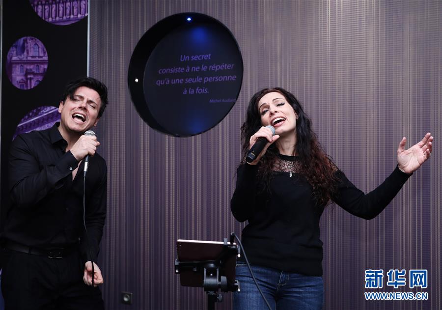 （國際&middot;圖文互動）（4）通訊：手牽手，我們共同驅(qū)散陰霾&mdash;&mdash;法國音樂人創(chuàng)作抗疫歌曲背后的故事