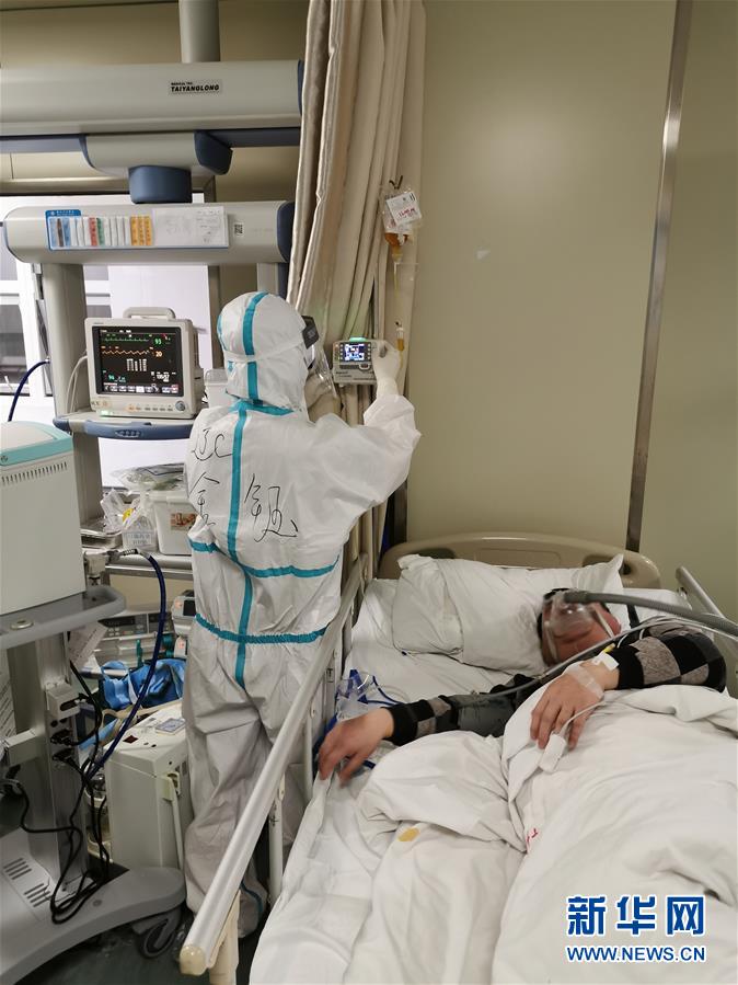 （一線抗疫群英譜&middot;圖文互動(dòng)）（4）生命之光，溫暖&ldquo;無(wú)面之交&rdquo;&mdash;&mdash;記抗疫一線重癥監(jiān)護(hù)室90后護(hù)士金鈺 