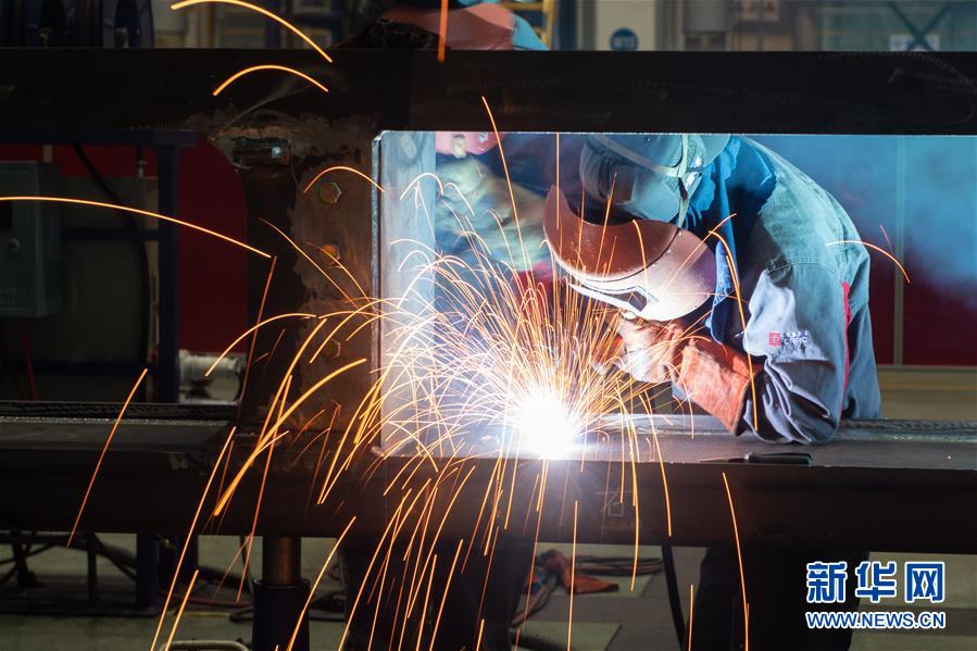 (圖文互動(dòng))(1)湖南:響應(yīng)降級 經(jīng)濟(jì)提速 防控不松