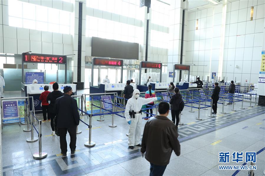 (聚焦疫情防控·圖文互動(dòng))(2)中哈霍爾果斯國(guó)際邊境合作中心中方區(qū)域恢復(fù)運(yùn)營(yíng)