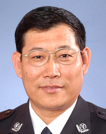 (為了民族復(fù)興·英雄烈士譜·圖文互動)(3)豐碑不朽鑒忠勇——銘記犧牲在海地的八名中國維和警察