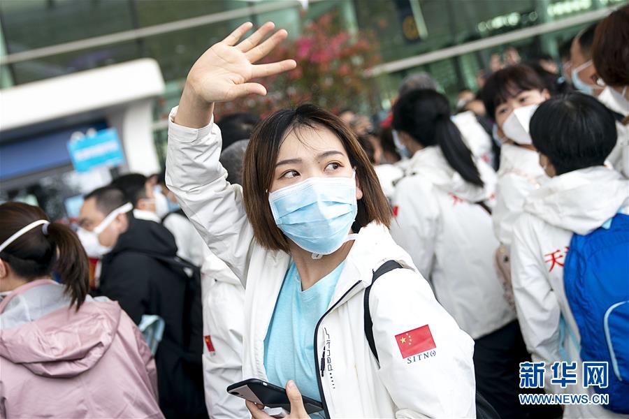 （新華全媒頭條&middot;圖文互動(dòng)）（4）最美逆行者，武漢永遠(yuǎn)記得你！&mdash;&mdash;首批援鄂醫(yī)療隊(duì)返程紀(jì)實(shí)