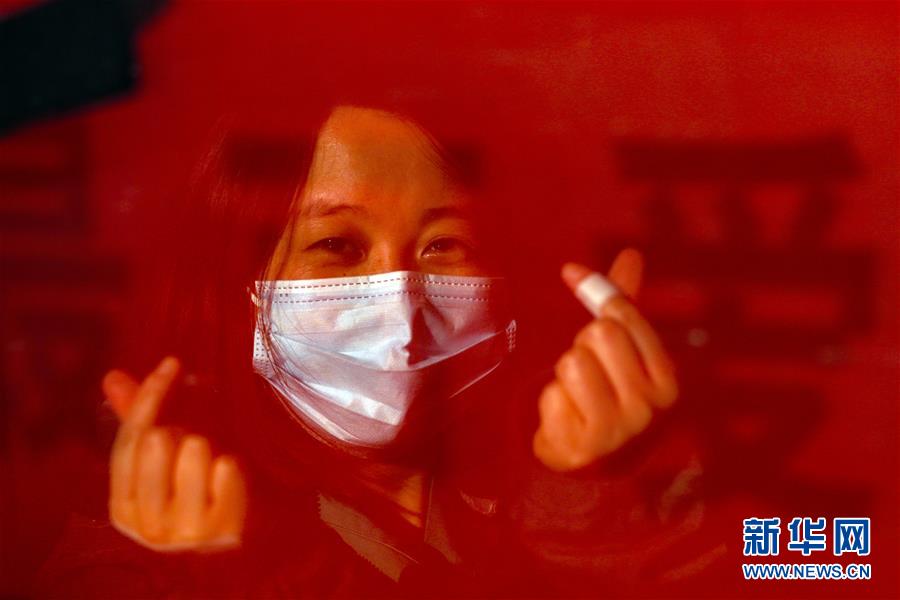 （新華全媒頭條&middot;圖文互動(dòng)）（5）最美逆行者，武漢永遠(yuǎn)記得你！&mdash;&mdash;首批援鄂醫(yī)療隊(duì)返程紀(jì)實(shí)