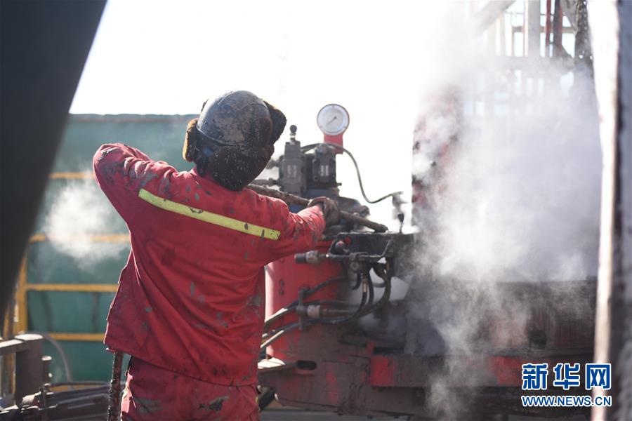 （圖文互動(dòng)）（3）在戰(zhàn)&ldquo;疫&rdquo;中&ldquo;加油打氣&rdquo;&mdash;&mdash;大慶油田復(fù)工復(fù)產(chǎn)見聞