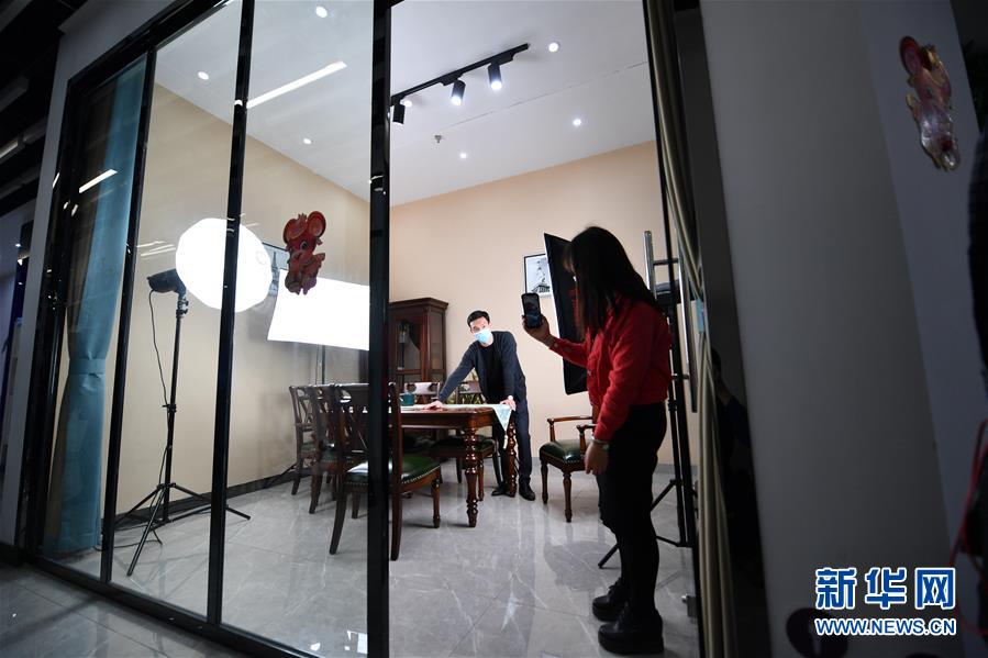 （聚焦復(fù)工復(fù)產(chǎn)&middot;圖文互動）（7）記者手記：戰(zhàn)&ldquo;疫&rdquo;中增長，這些企業(yè)做對了什么？