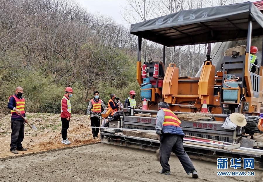 （聚焦復(fù)工復(fù)產(chǎn)&middot;圖文互動）（7）河南：撤卡不撤防 復(fù)工復(fù)產(chǎn)忙