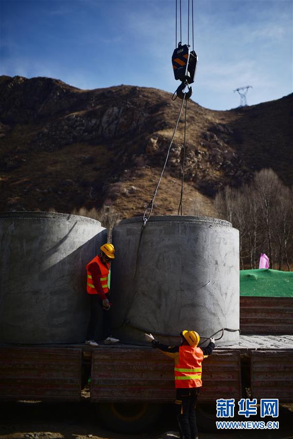 （中國(guó)經(jīng)濟(jì)新觀察&middot;圖文互動(dòng)）（4）重大投資項(xiàng)目開(kāi)復(fù)工提速 吹響中國(guó)經(jīng)濟(jì)復(fù)蘇&ldquo;沖鋒號(hào)&rdquo;