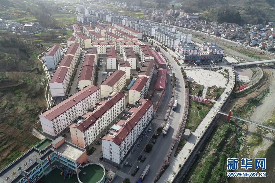 （新華全媒頭條&middot;圖文互動(dòng)）（2）奔向新的幸福&mdash;&mdash;陜西貧困縣全部摘帽的N個(gè)截面