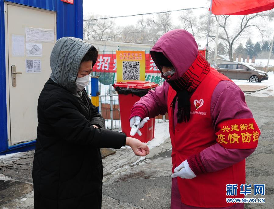 （習(xí)近平致敬的戰(zhàn)&ldquo;疫&rdquo;英雄&middot;志愿者篇&middot;圖文互動(dòng)）（5）他們，微光成炬照征程