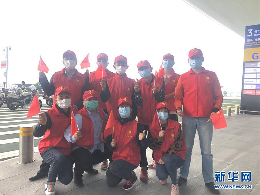 （新華全媒頭條&middot;習(xí)近平致敬的戰(zhàn)&ldquo;疫&rdquo;英雄&middot;武漢人民篇&middot;圖文互動）（10）壯哉，大武漢&mdash;&mdash;獻給英雄的武漢人民