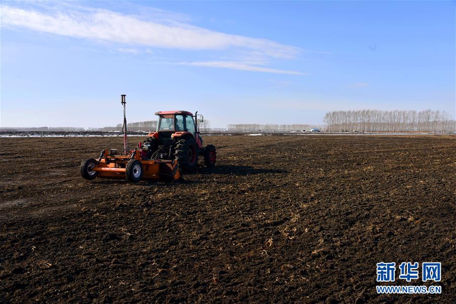 （在習(xí)近平新時(shí)代中國特色社會(huì)主義思想指引下&mdash;&mdash;新時(shí)代新作為新篇章&middot;習(xí)近平總書記關(guān)切事&middot;圖文互動(dòng)）（4）希望的田野，希望的春天&mdash;&mdash;各地農(nóng)業(yè)生產(chǎn)新動(dòng)態(tài)掃描