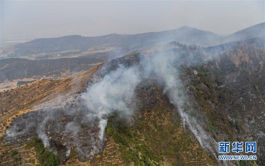 (圖文互動(dòng))(7)四川西昌市經(jīng)久鄉(xiāng)森林火災(zāi)明火已撲滅