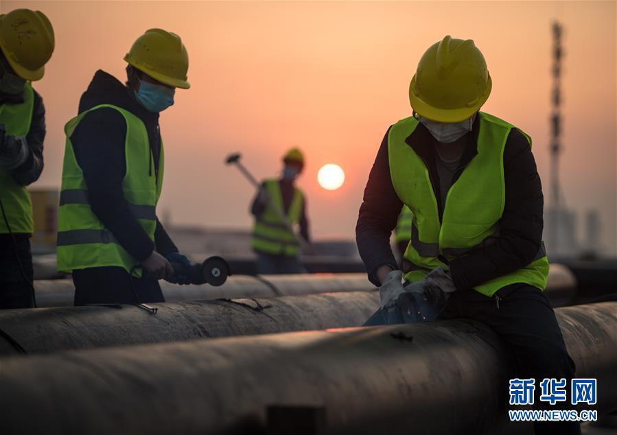 （新華全媒頭條&middot;圖文互動(dòng)）（6）致敬&ldquo;沉默的英雄&rdquo;&mdash;&mdash;記武漢火神山雷神山醫(yī)院的建設(shè)者