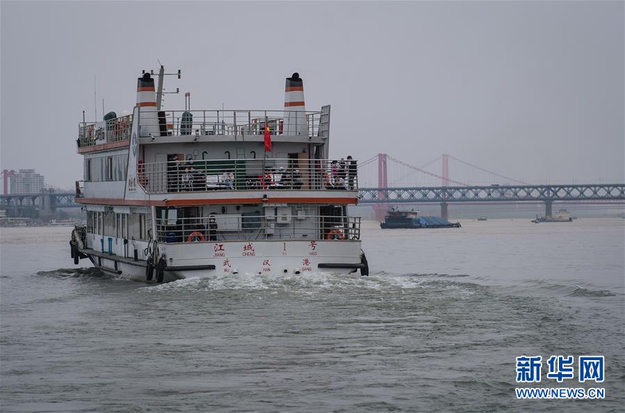 （新華全媒頭條&middot;圖文互動(dòng)）（13）武漢重啟，不負(fù)春天&mdash;&mdash;寫(xiě)在武漢&ldquo;解封&rdquo;之際