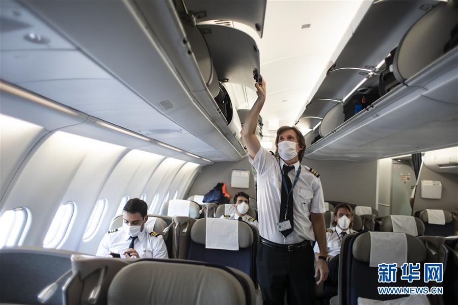 （圖文互動&middot;國際疫情）（4）通訊：3.8萬公里的航程　跨越大洋的情誼&mdash;&mdash;記阿根廷從中國運載防疫物資