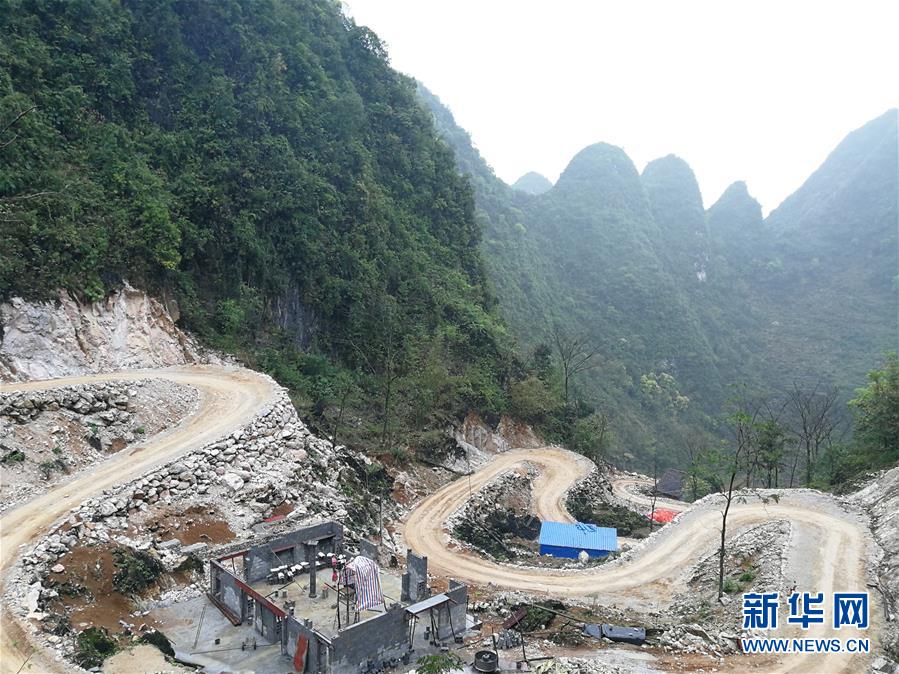 (在習(xí)近平新時(shí)代中國特色社會主義思想指引下——新時(shí)代新作為新篇章·習(xí)近平總書記關(guān)切事·圖文互動)(7)啃下最后的硬骨頭——脫貧攻堅(jiān)掛牌督戰(zhàn)進(jìn)行時(shí)