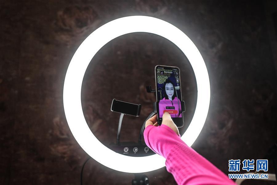 （在習(xí)近平新時代中國特色社會主義思想指引下&mdash;&mdash;新時代新作為新篇章&middot;習(xí)近平總書記關(guān)切事&middot;圖文互動）（3）打開生活的正確方式：更衛(wèi)生、更健康！