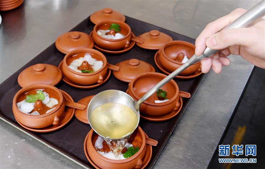 （聚焦復(fù)工復(fù)產(chǎn)&middot;圖文互動）（3）&ldquo;分得安心，吃得放心&rdquo;&mdash;&mdash;豫菜老字號的復(fù)工見聞