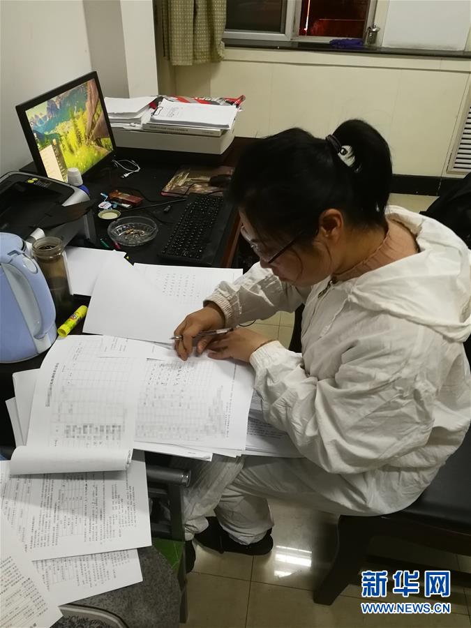 （一線抗疫群英譜&middot;圖文互動(dòng)）（1）山西檢測(cè)員伉儷：疫情不退，決不放松