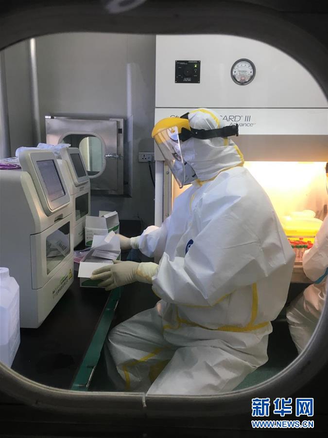 （一線抗疫群英譜&middot;圖文互動(dòng)）（2）山西檢測(cè)員伉儷：疫情不退，決不放松