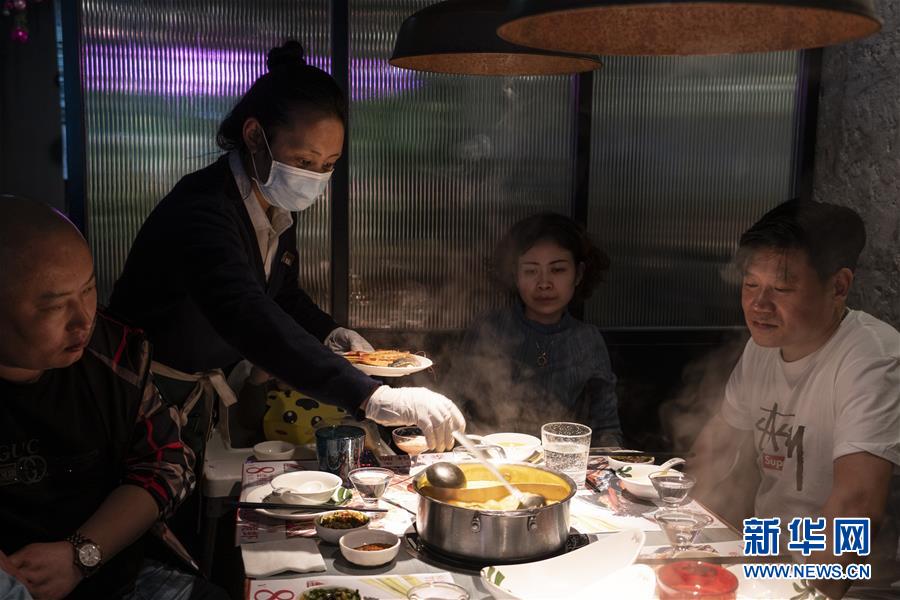 （圖文互動(dòng)）（3）火鍋與分餐制&ldquo;同行&rdquo;&mdash;&mdash;四川成都餐飲新風(fēng)尚觀察