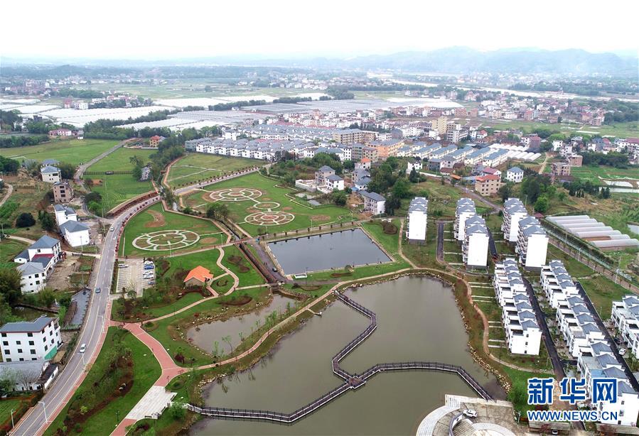 （新華全媒頭條&middot;圖文互動(dòng)）（11）歷史坐標(biāo)見證初心使命&mdash;&mdash;寫在江西革命老區(qū)貧困縣全部摘帽之際