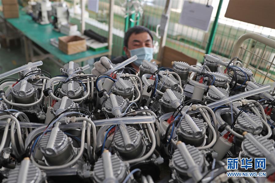 （聚焦疫情防控&middot;圖文互動）（10）團(tuán)結(jié)起來！我們?nèi)f眾一心！&mdash;&mdash;中國抗疫人民力量的生動實踐